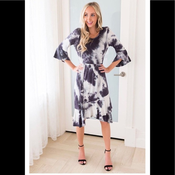 🆕 Tie Dye Dallas Midi Flutter Sleeve Dress ‼️Last one Left - Picture 2 of 5